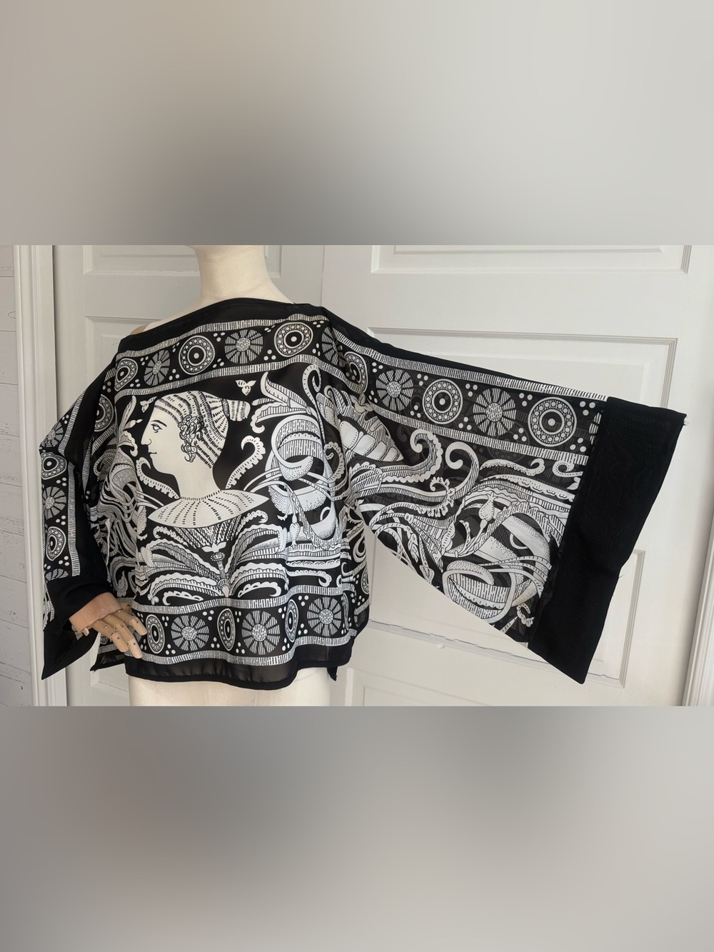 Black & White Baroque Print Kimono Blouse